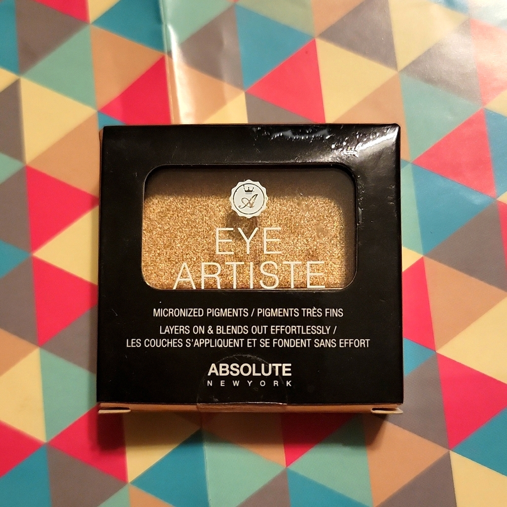 New Eye Artiste eyeshadow